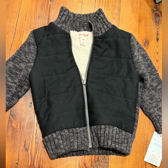 NWT Cat & Jack Quilted Black and Gray Kids Vest - Picture 4 of 5